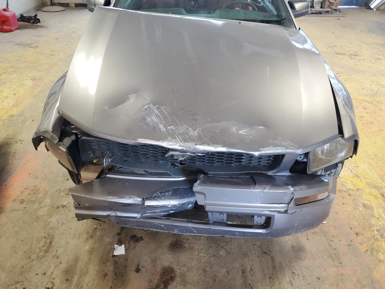 2006 Ford Mustang - Image 11