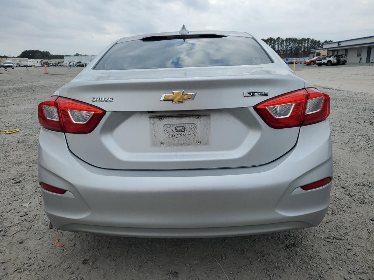 2017 Chevrolet Cruze - Image 6