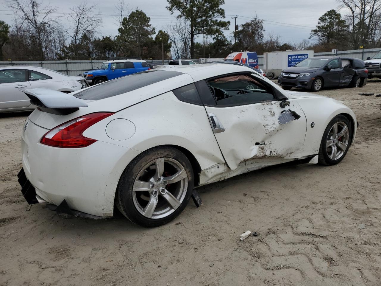 2010 Nissan 370Z - Image 3
