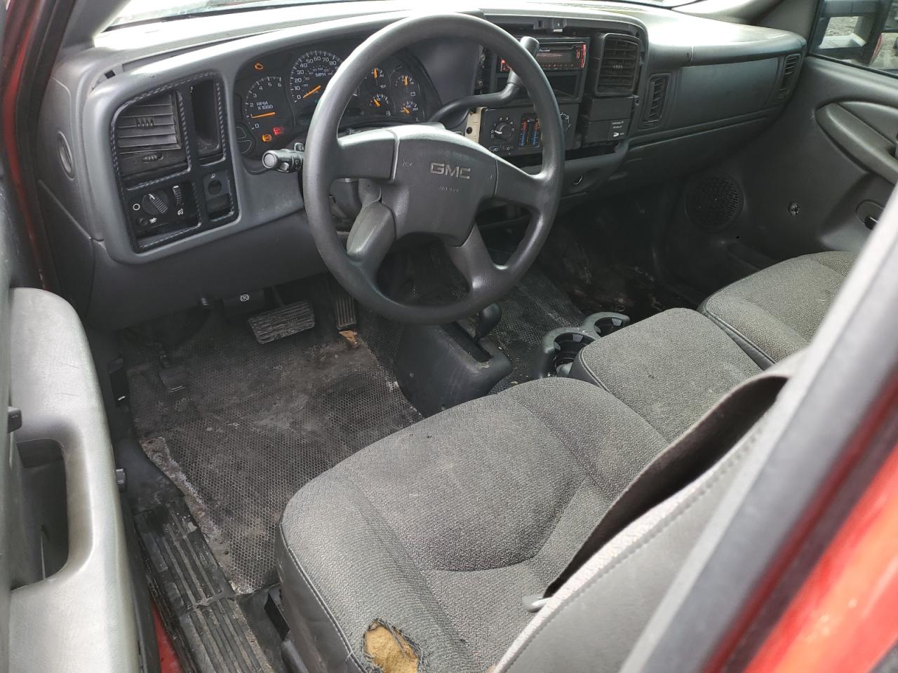 2004 GMC Sierra - Image 8