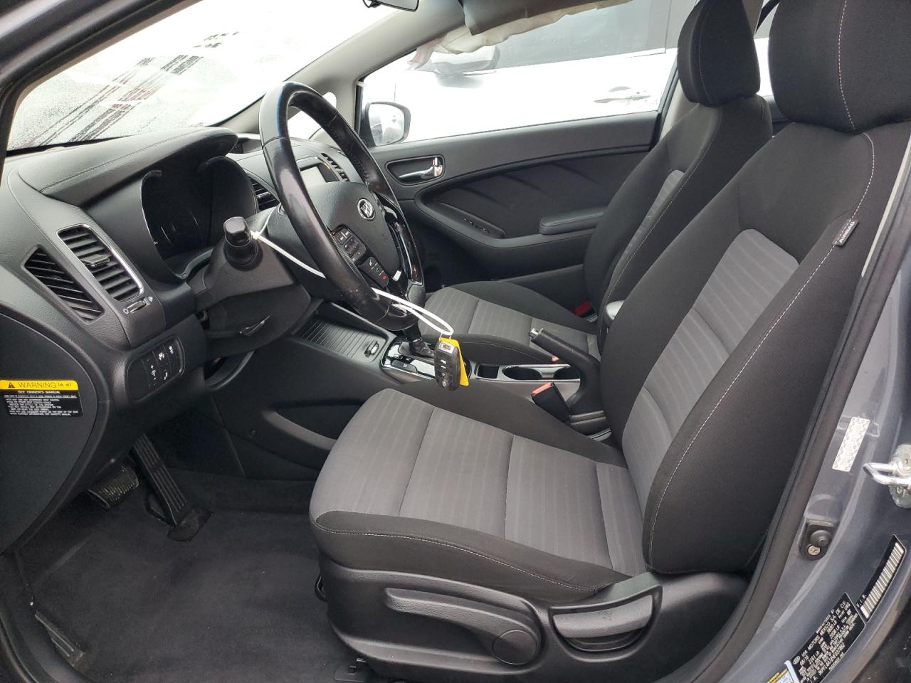 2017 Kia Forte - Image 7