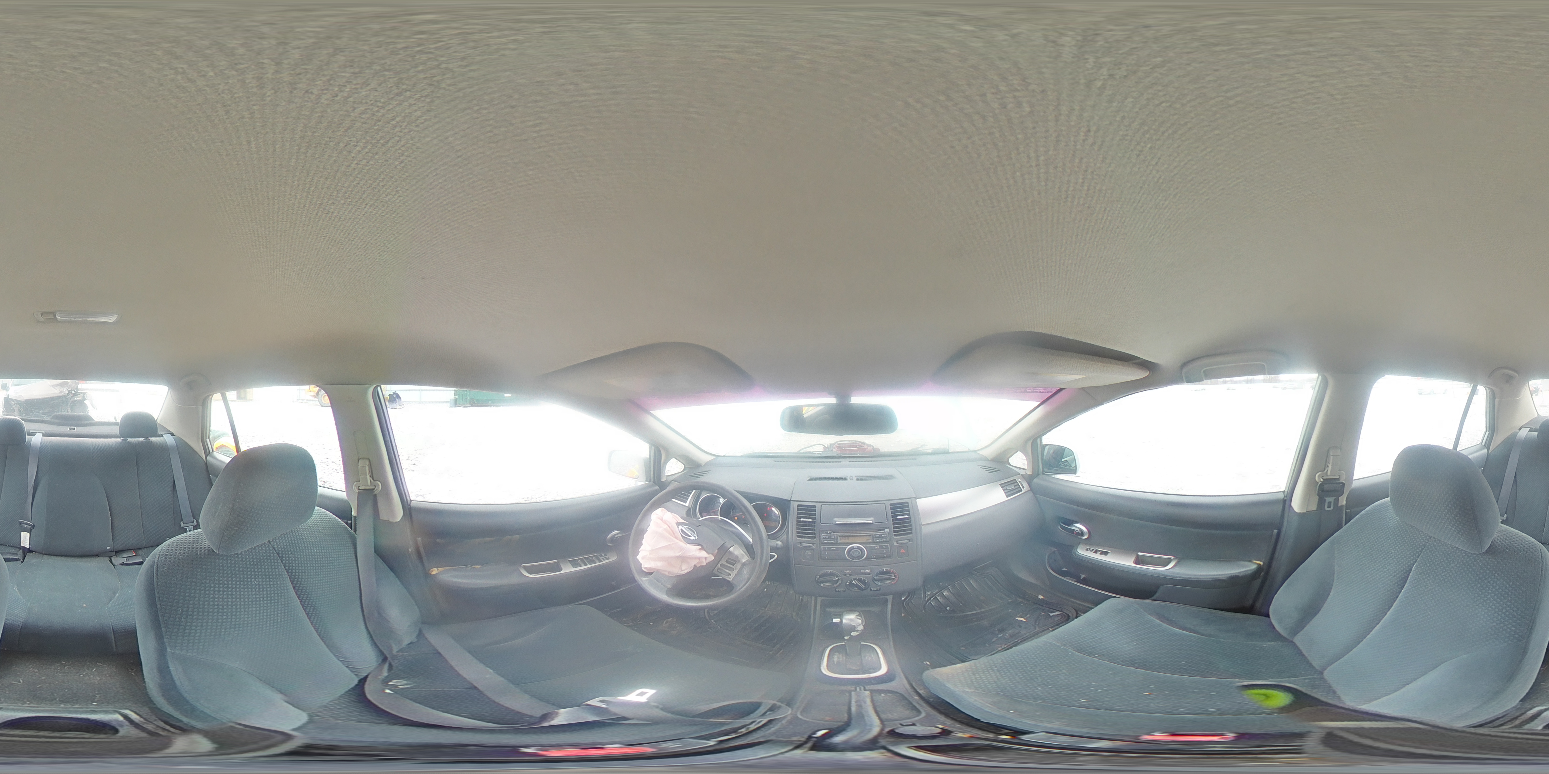 2010 Nissan Versa - Image 12