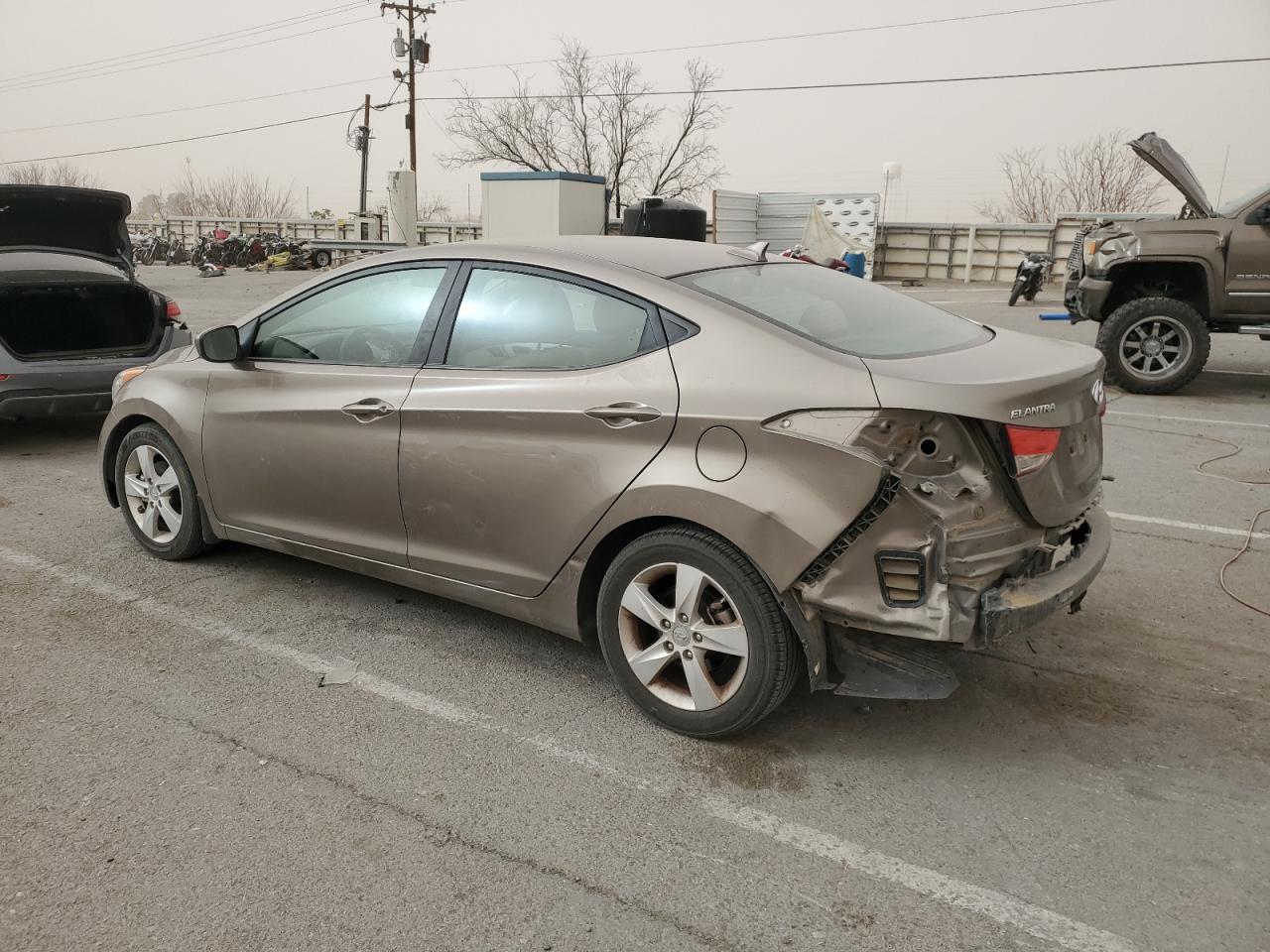 2013 Hyundai Elantra - Image 2