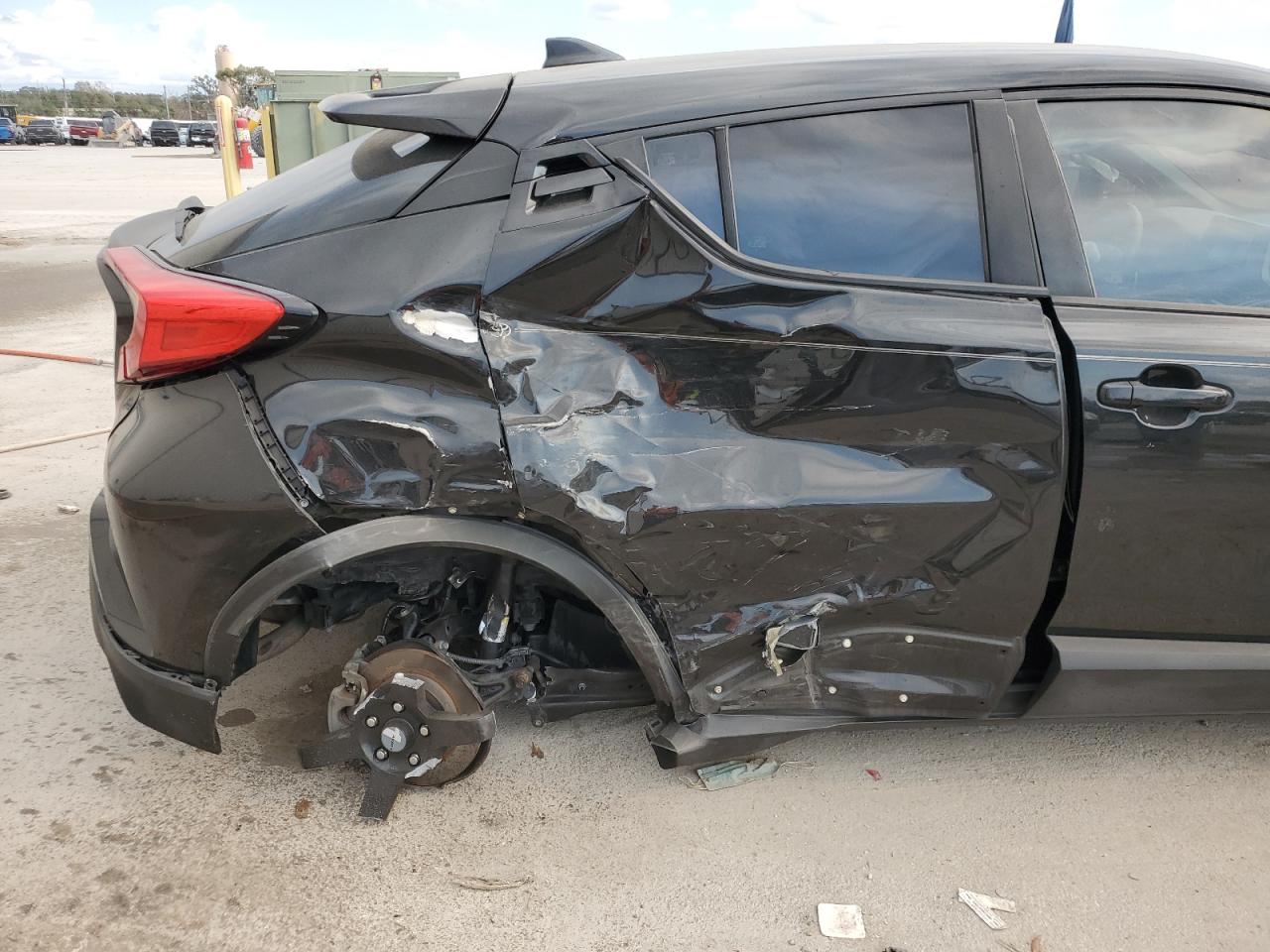 2018 Toyota C-HR - Image 10