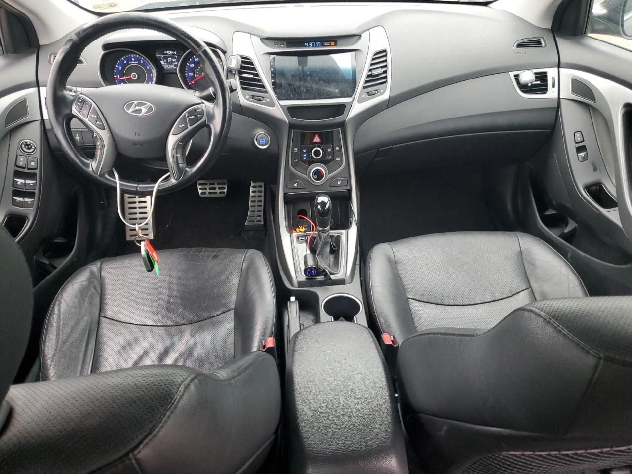 2015 Hyundai Elantra - Image 8