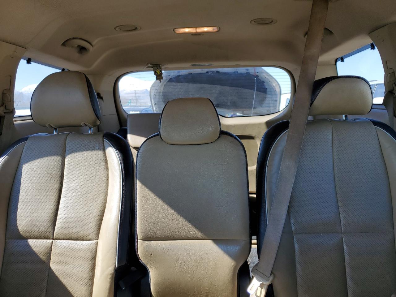 2015 Kia Sedona - Image 10