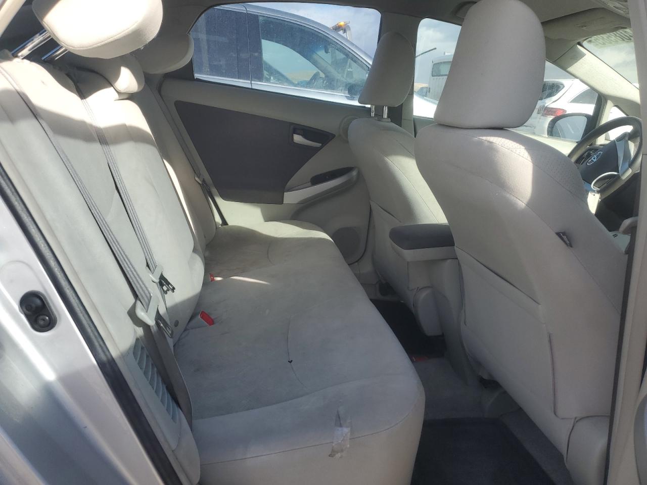 2011 Toyota Prius - Image 10