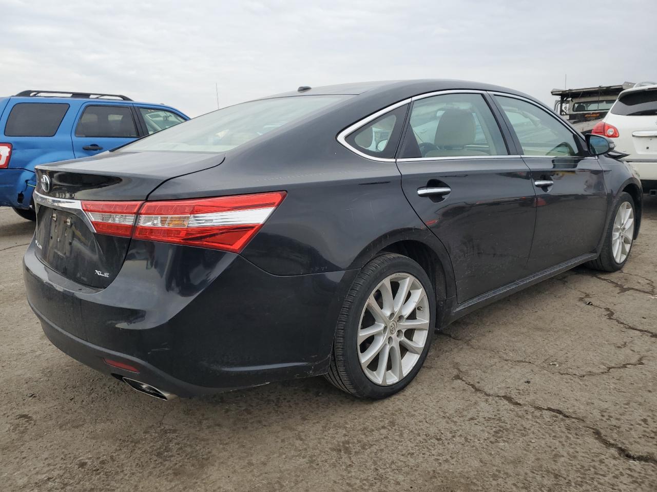 2013 Toyota Avalon - Image 3