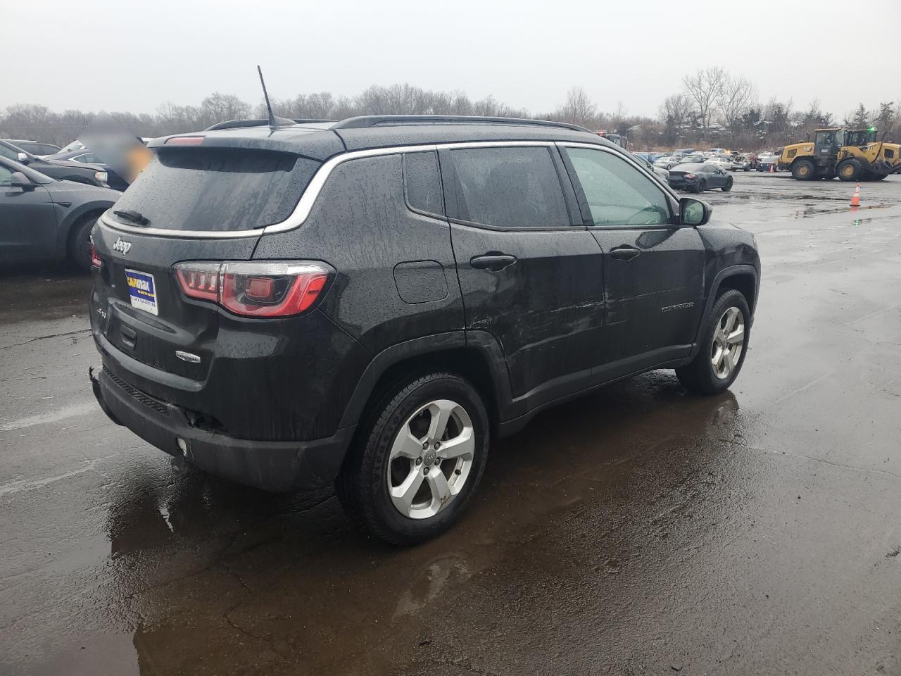 2017 Jeep Compass - Image 3