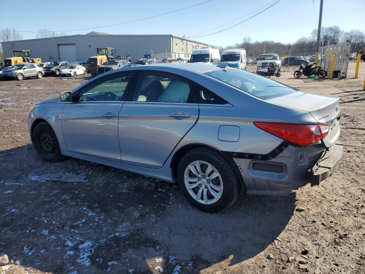 2011 Hyundai Sonata - Image 2