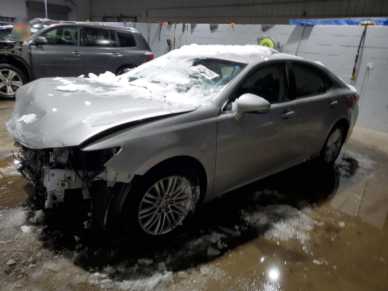 2013 Lexus ES - Image 1