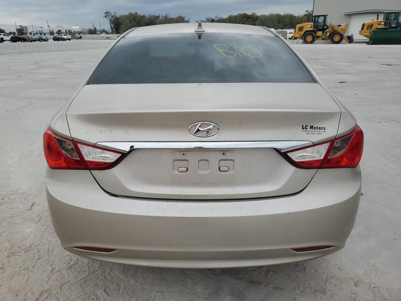 2011 Hyundai Sonata - Image 6