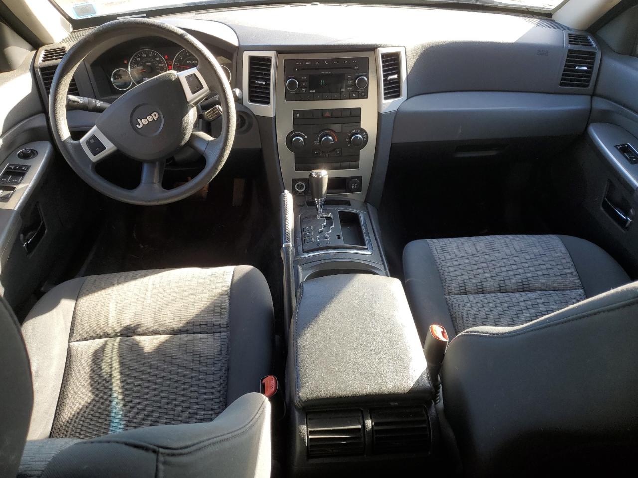 2010 Jeep Grand Cherokee - Image 8