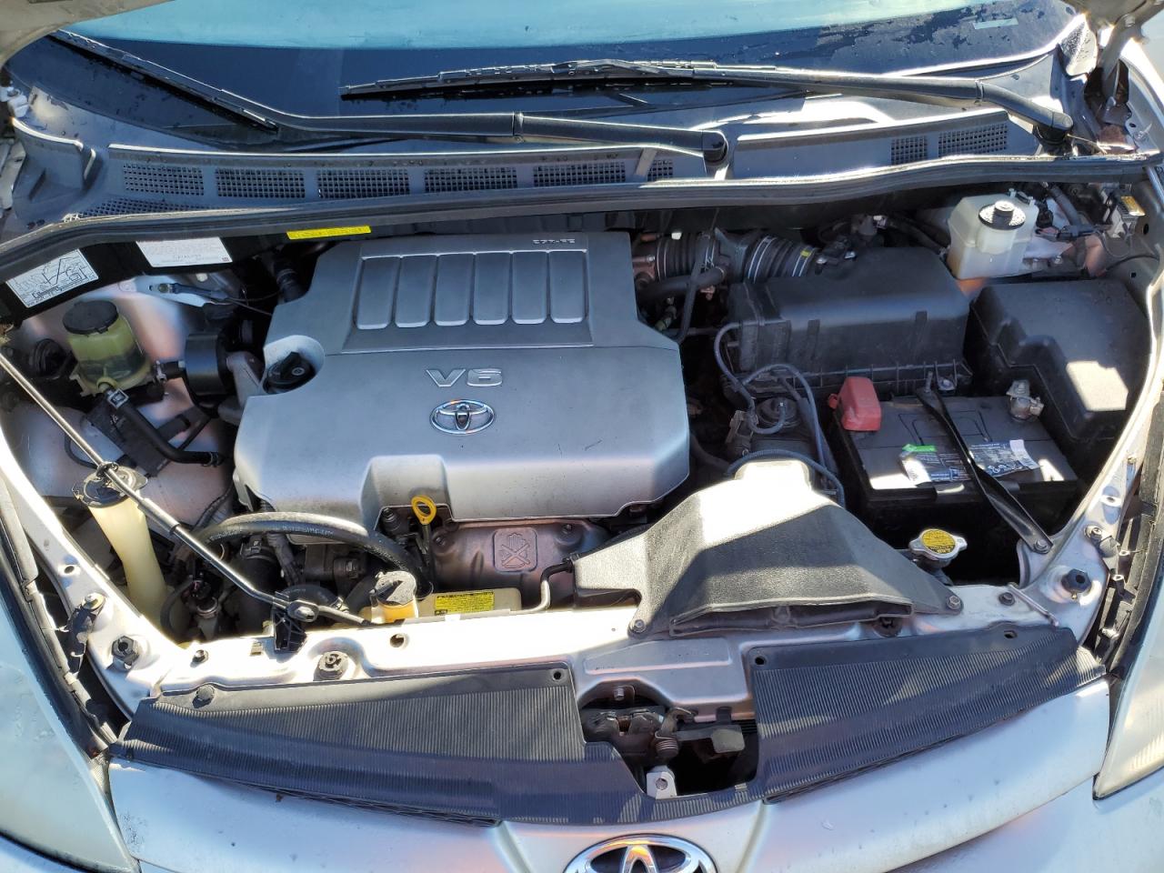 2007 Toyota Sienna - Image 13