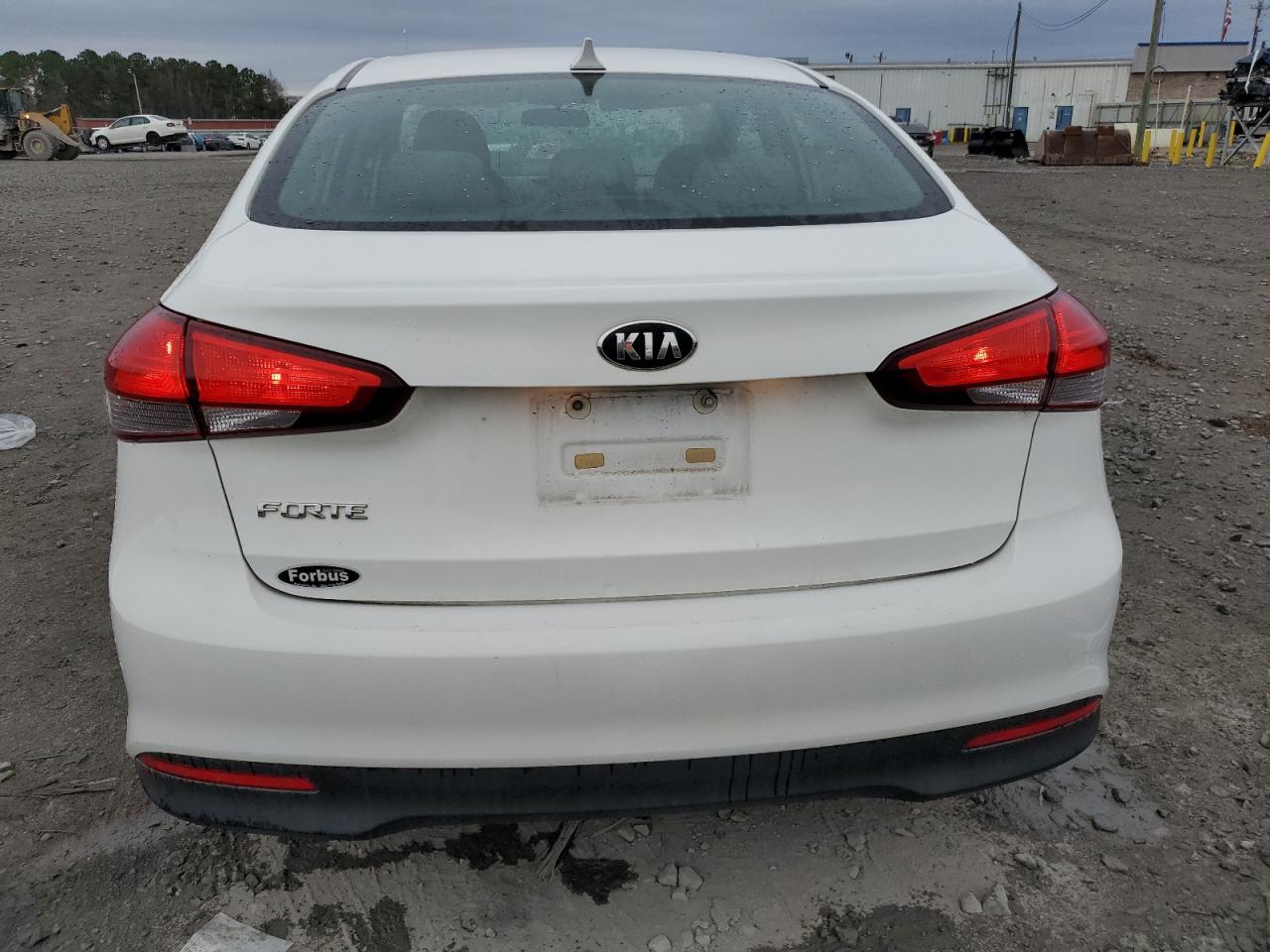 2017 Kia Forte - Image 6
