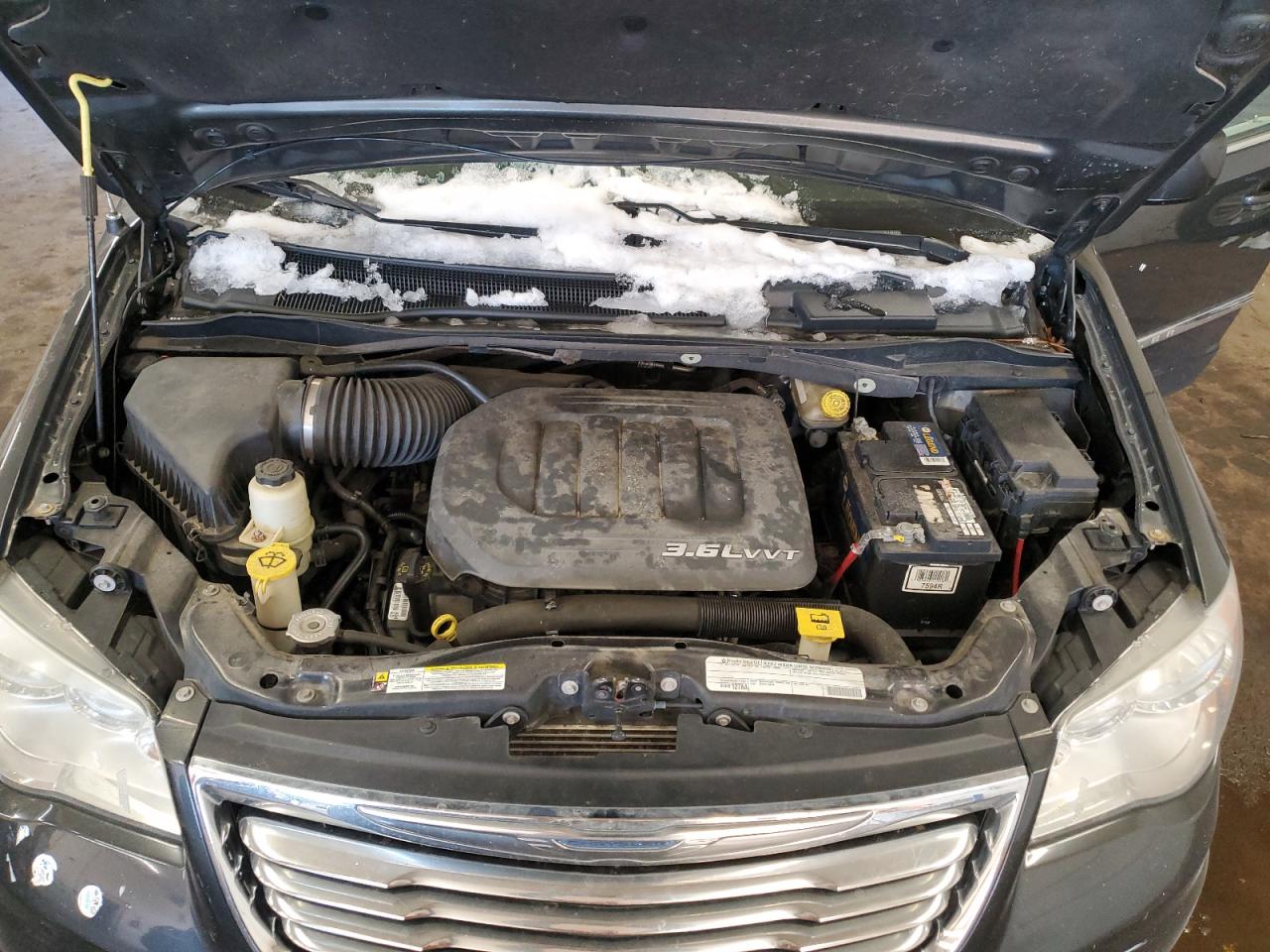 2011 Chrysler Town & Country - Image 12