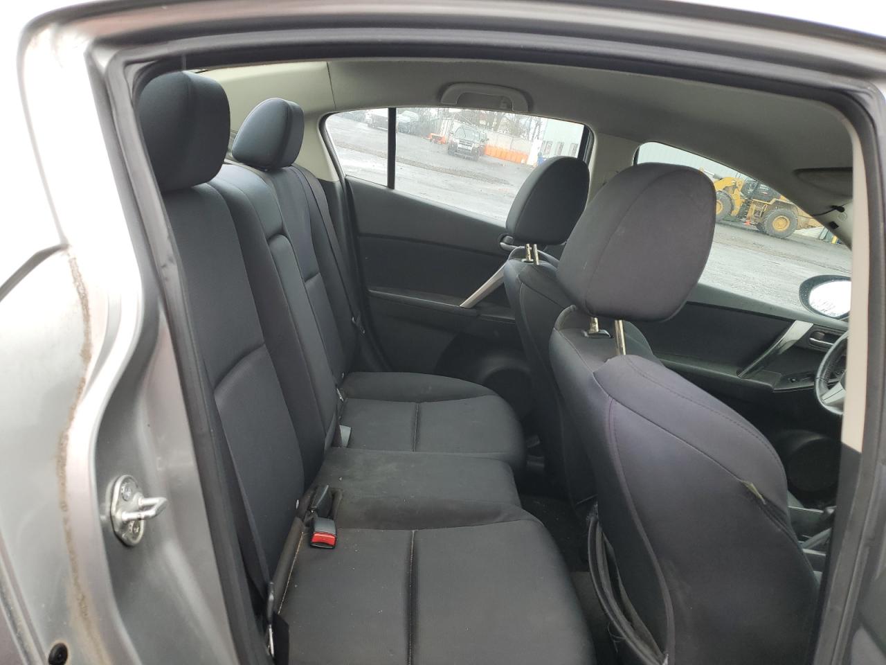 2011 Mazda 3 - Image 10