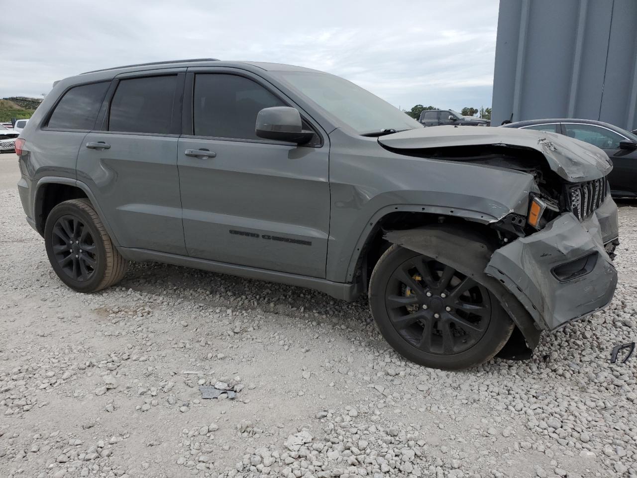 2020 Jeep Grand Cherokee - Image 4