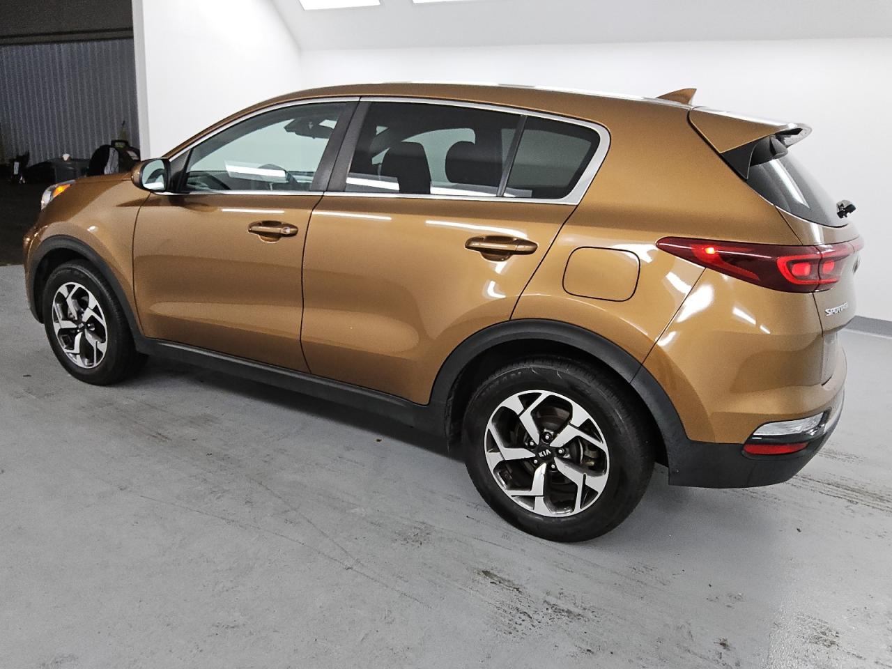 2020 Kia Sportage - Image 2