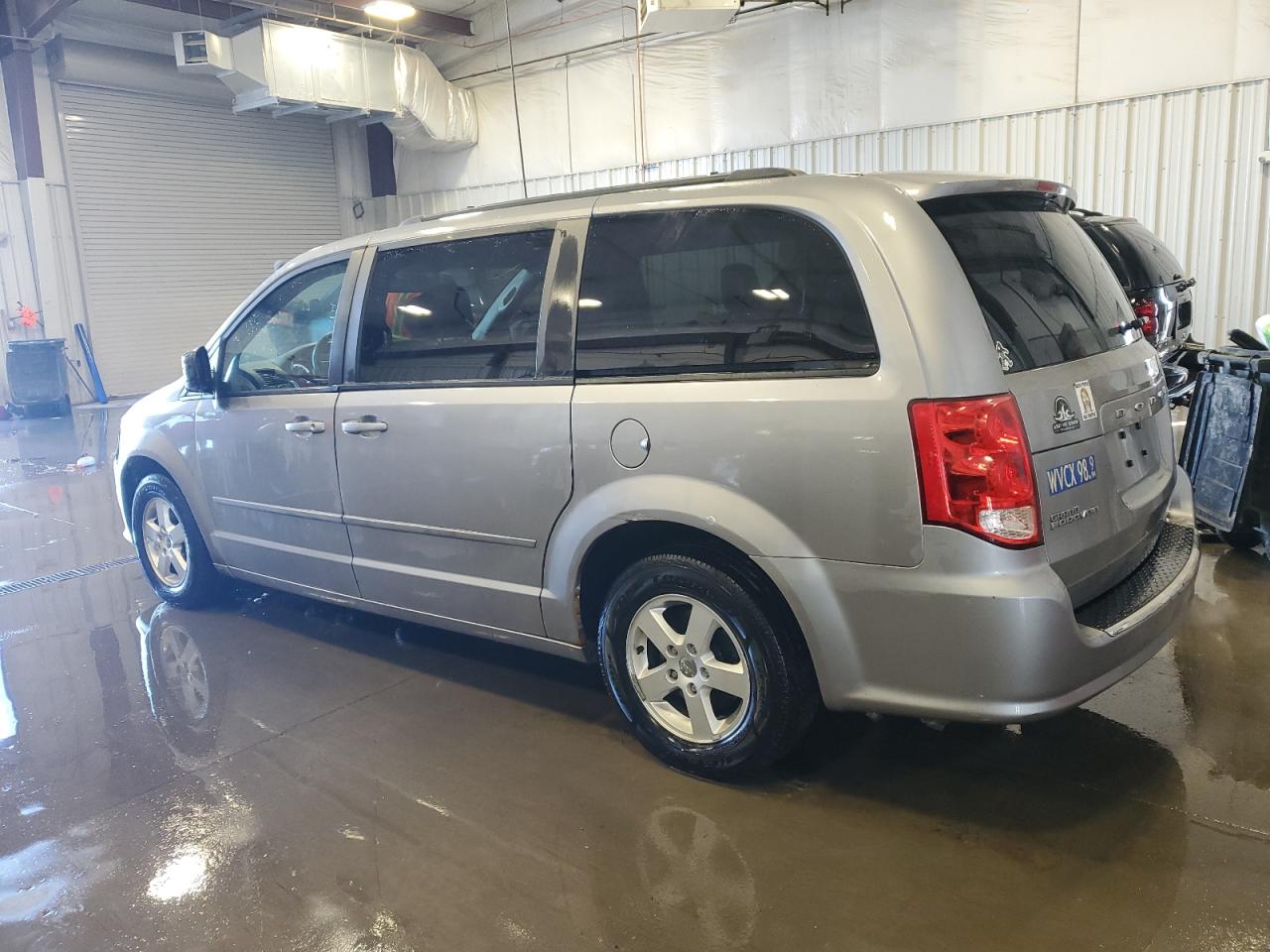2013 Dodge Caravan - Image 2