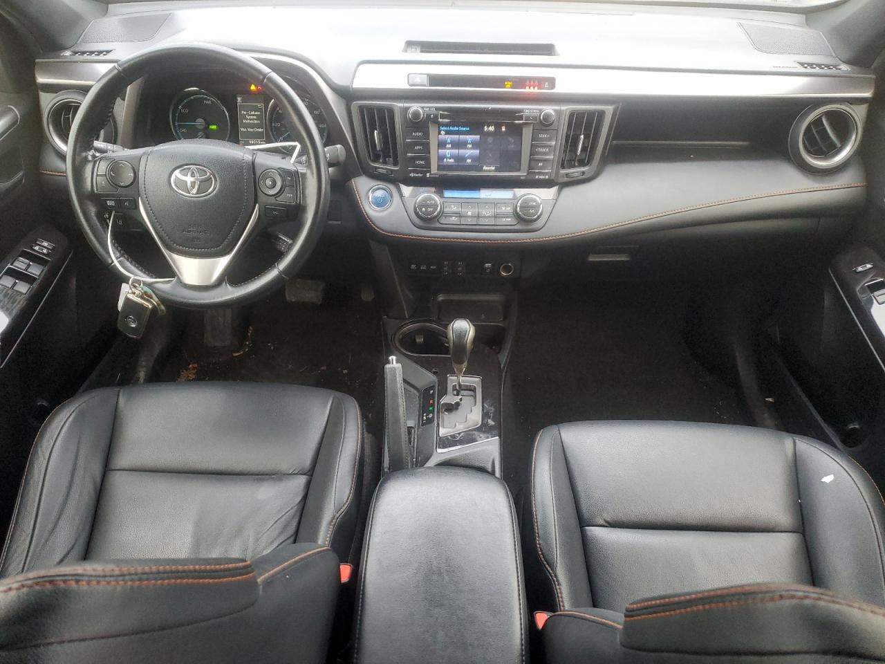 2017 Toyota RAV 4 - Image 8
