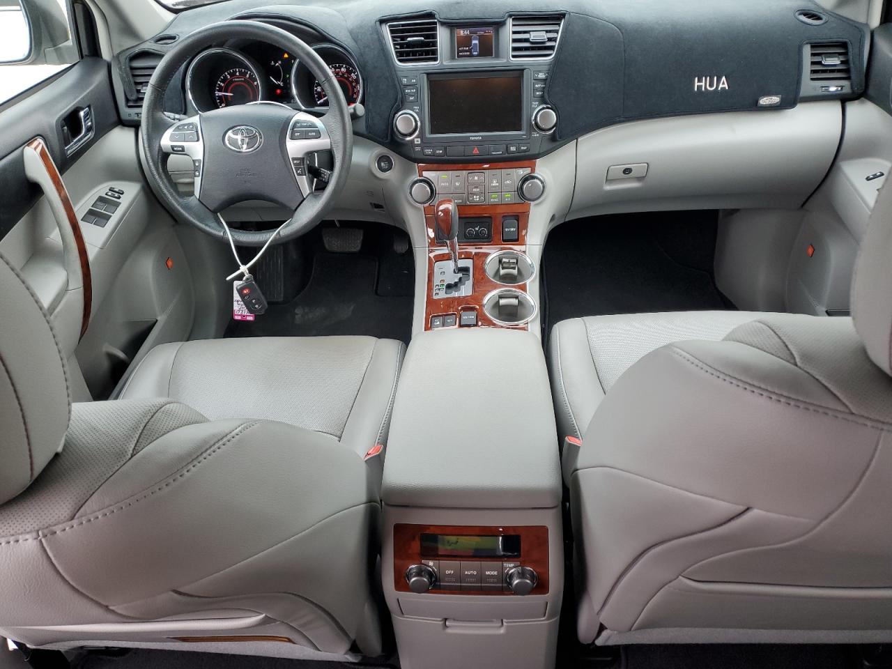 2012 Toyota Highlander - Image 8