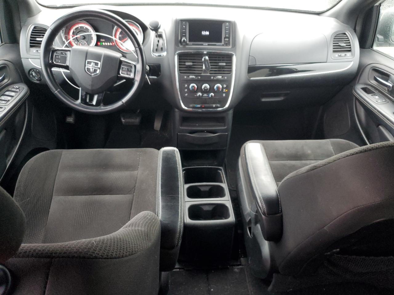 2018 Dodge Caravan - Image 8