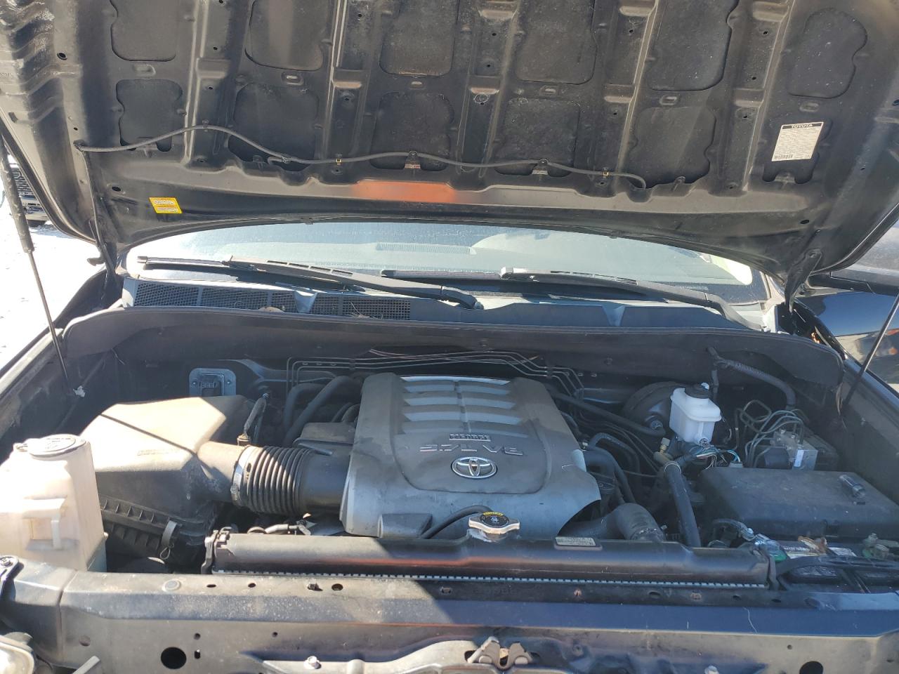 2010 Toyota Tundra - Image 11