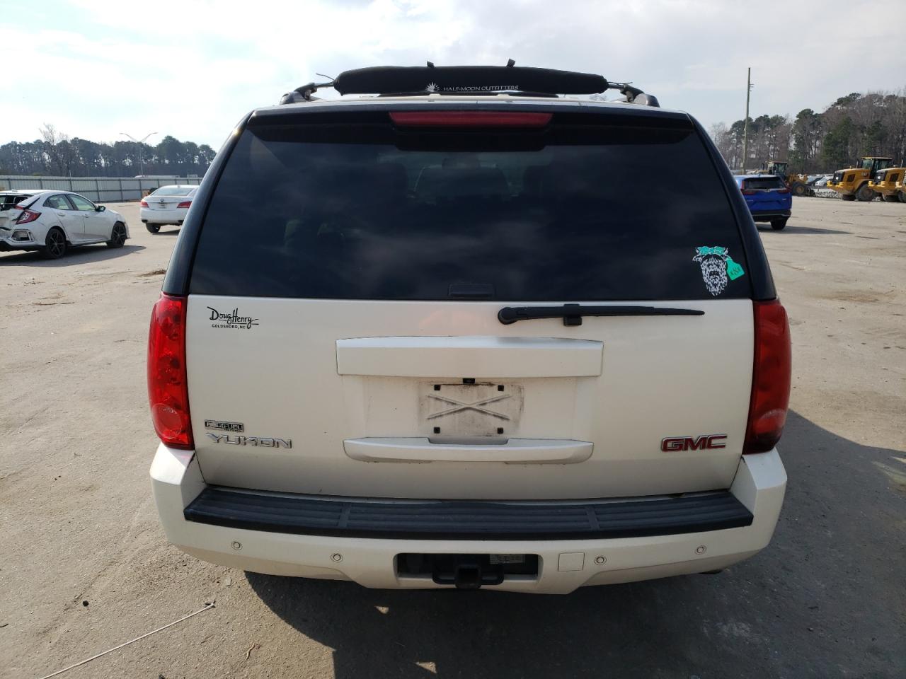 2011 GMC Yukon - Image 6