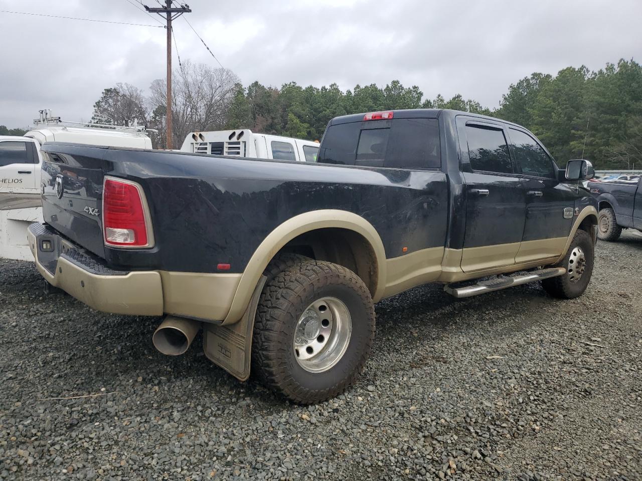 2015 RAM 3500 - Image 3