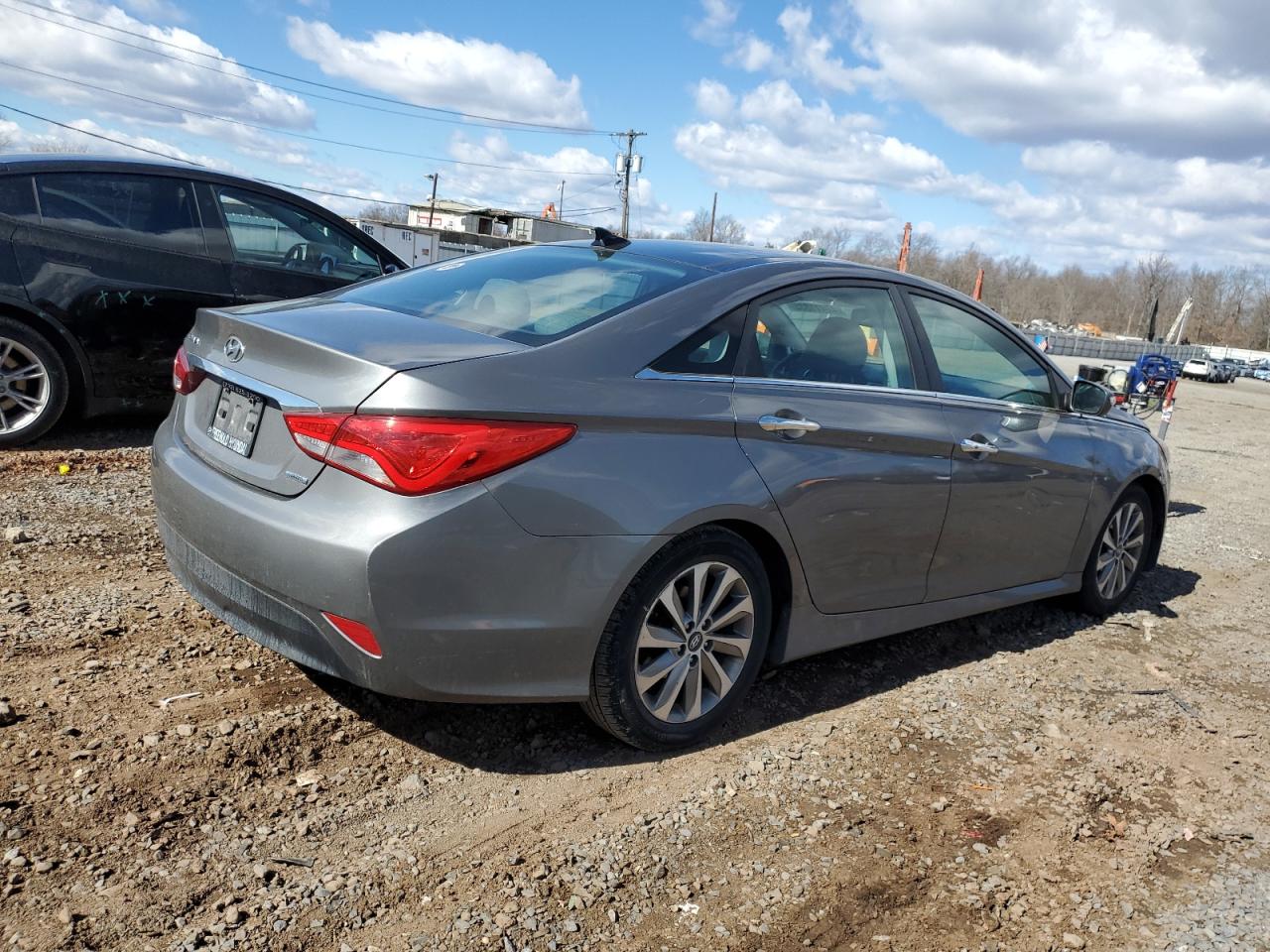 2014 Hyundai Sonata - Image 3