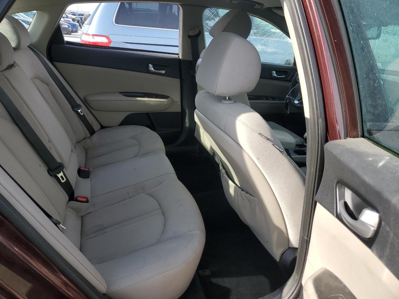 2016 Kia Optima - Image 10