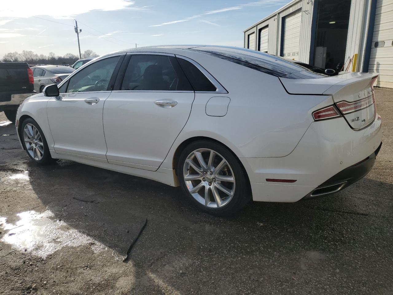 2016 Lincoln MKZ - Image 2