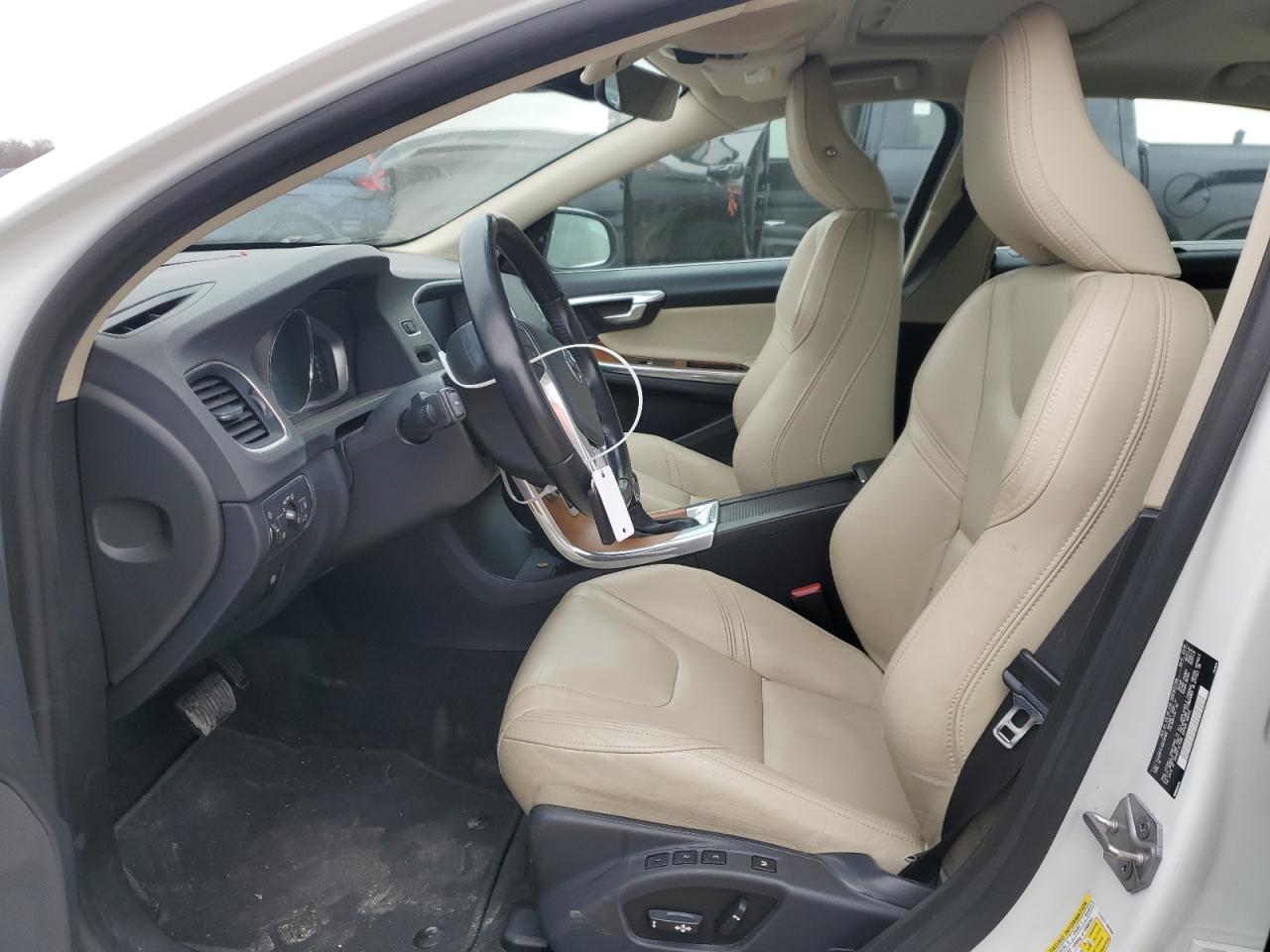 2016 Volvo S60 - Image 7