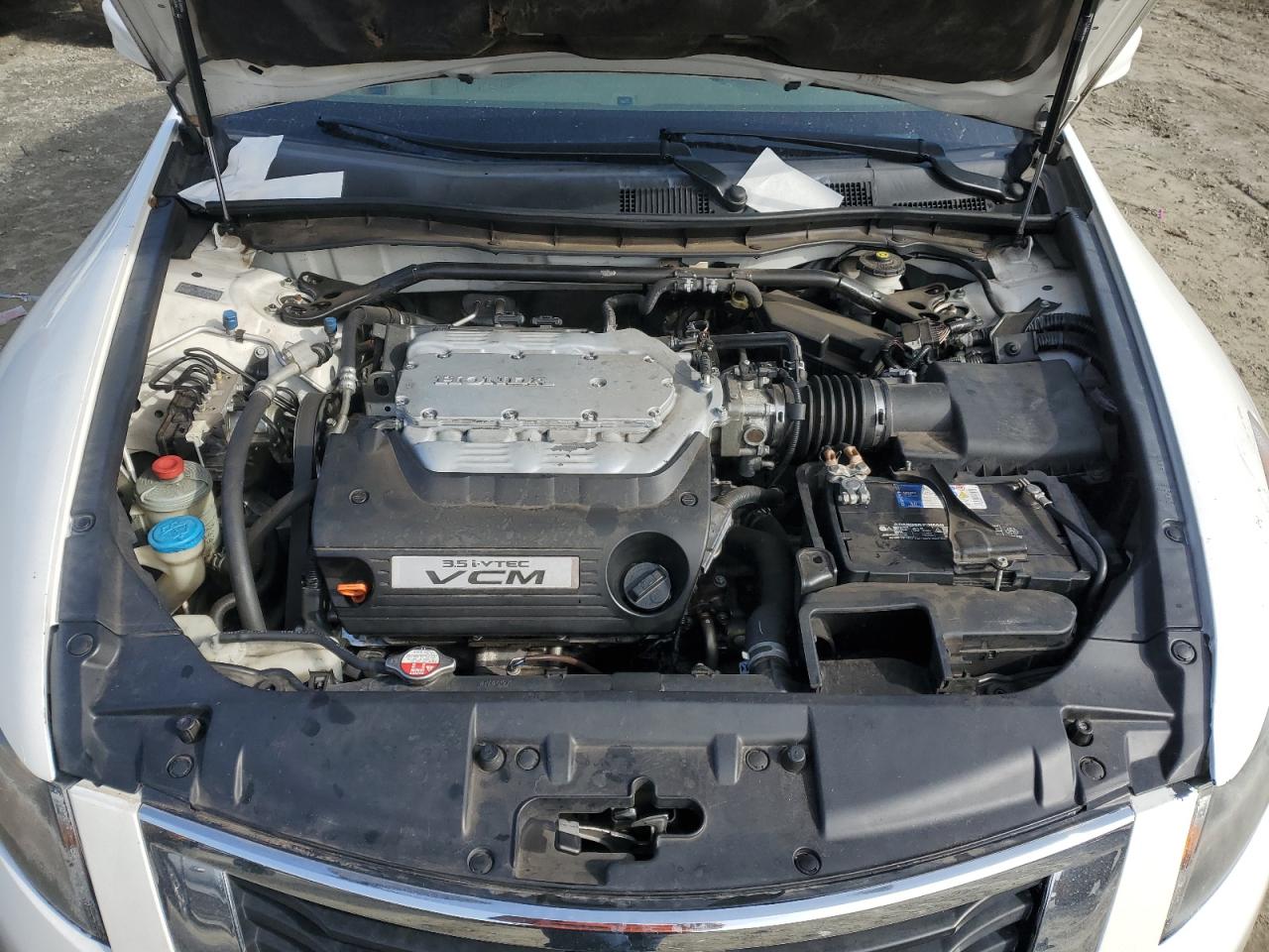 2010 Honda Accord - Image 13