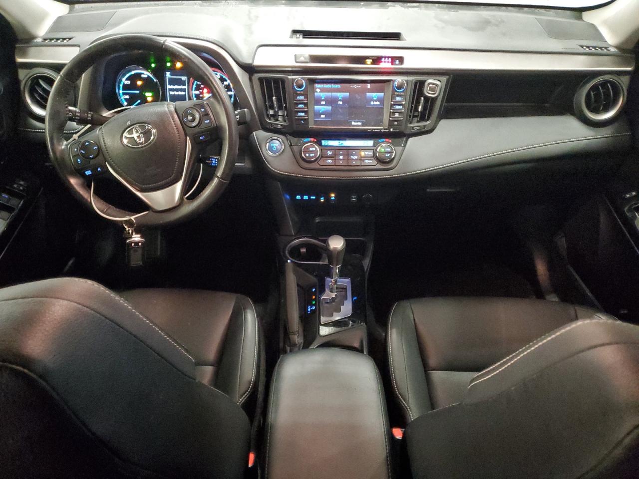 2017 Toyota RAV 4 - Image 8