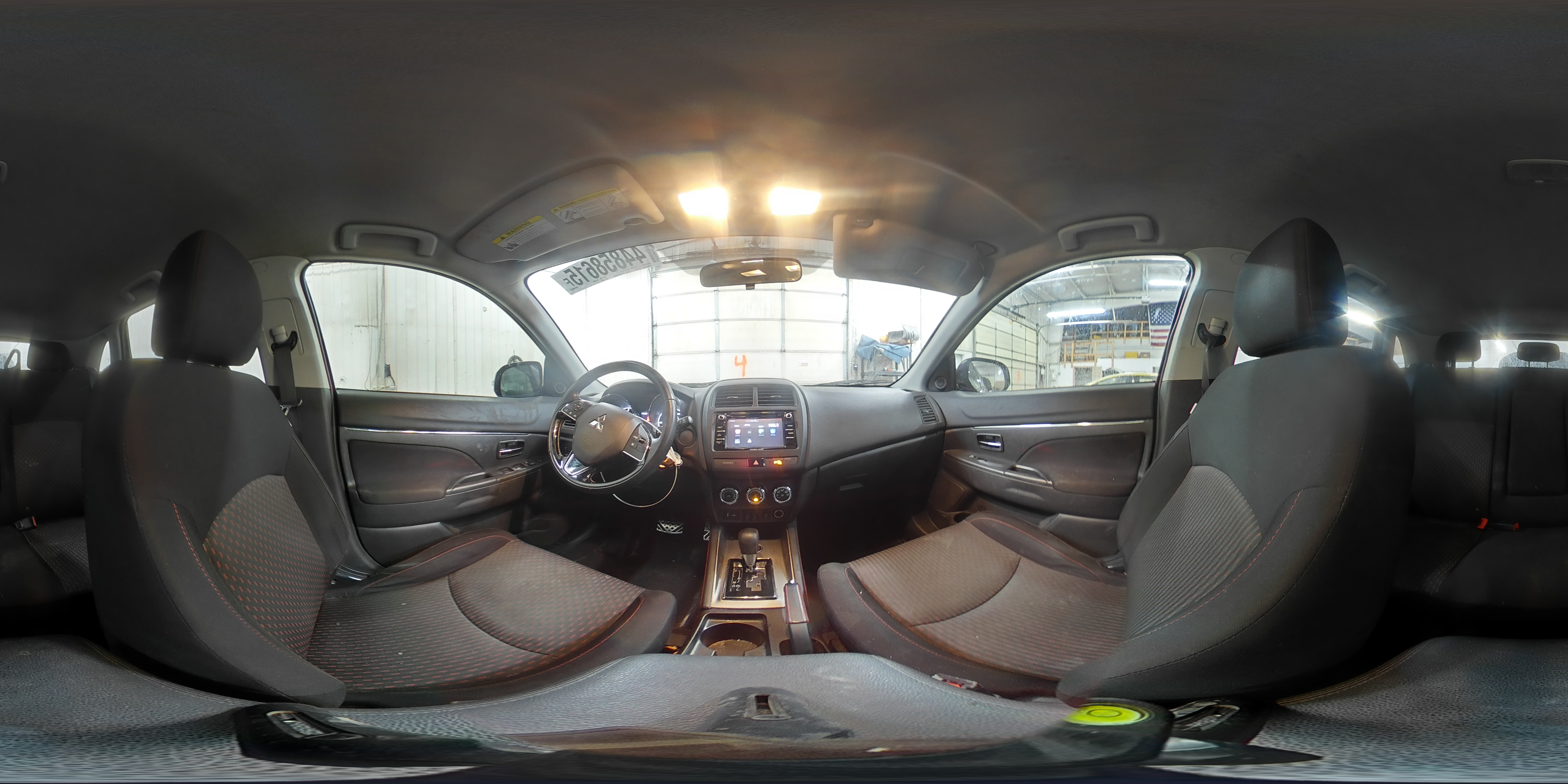 2018 Mitsubishi Outlander - Image 13
