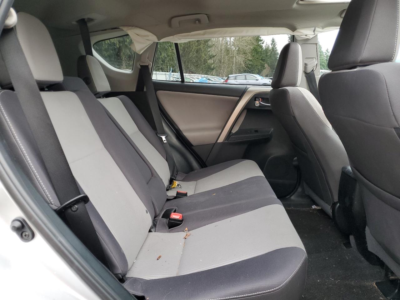 2015 Toyota RAV 4 - Image 11