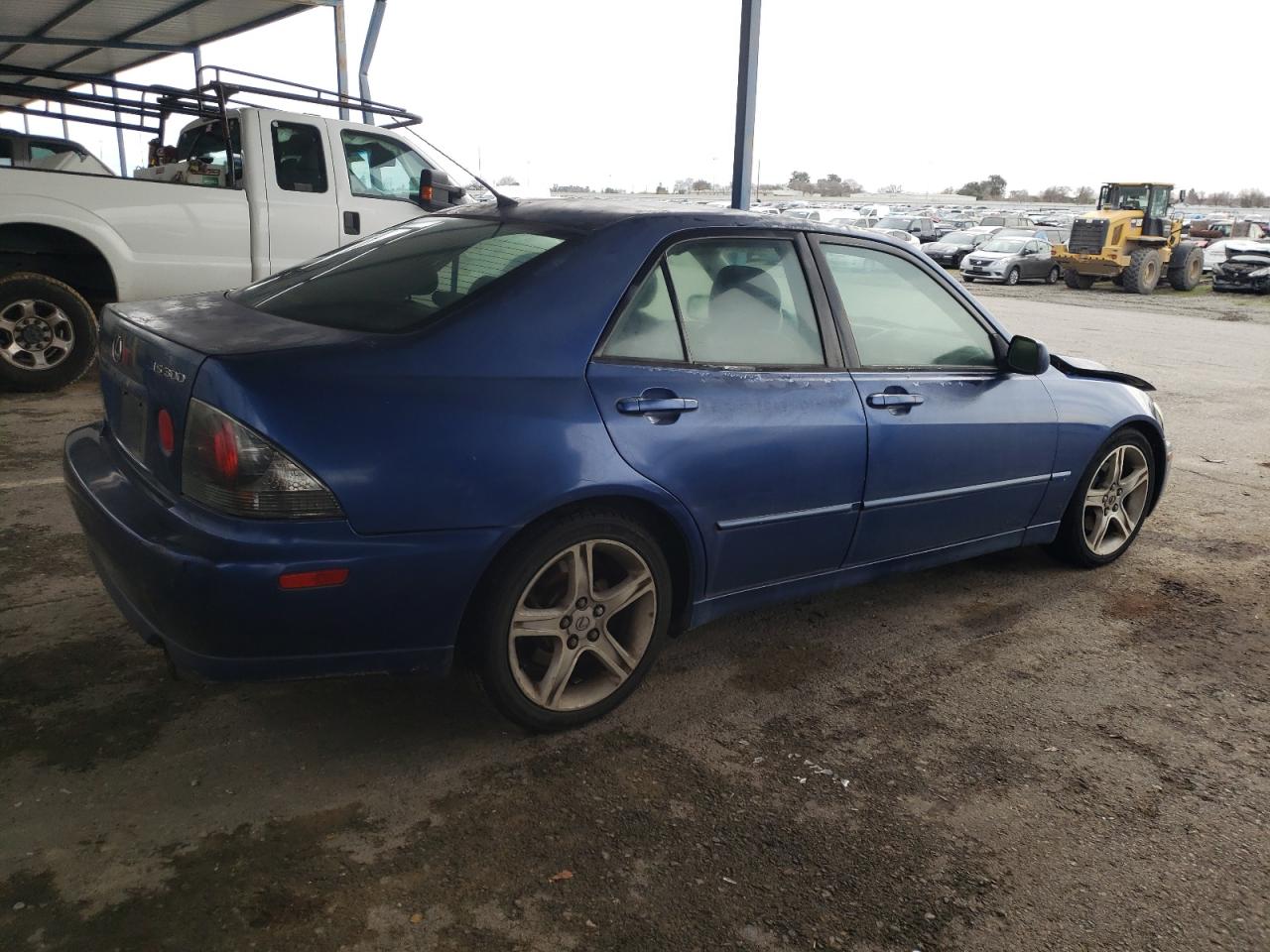 2002 Lexus IS - Image 3