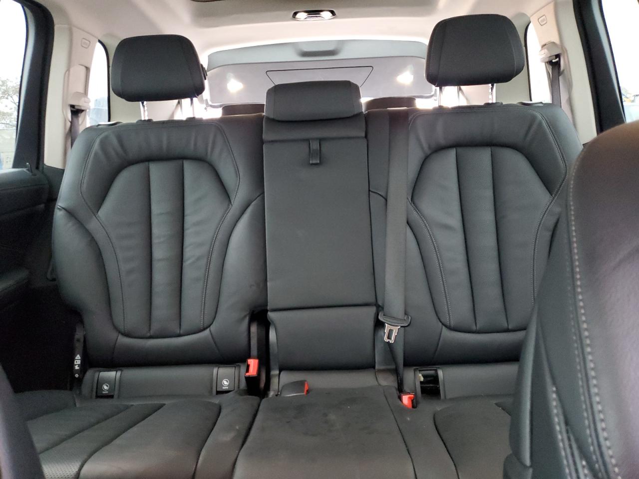 2021 BMW X7 - Image 10