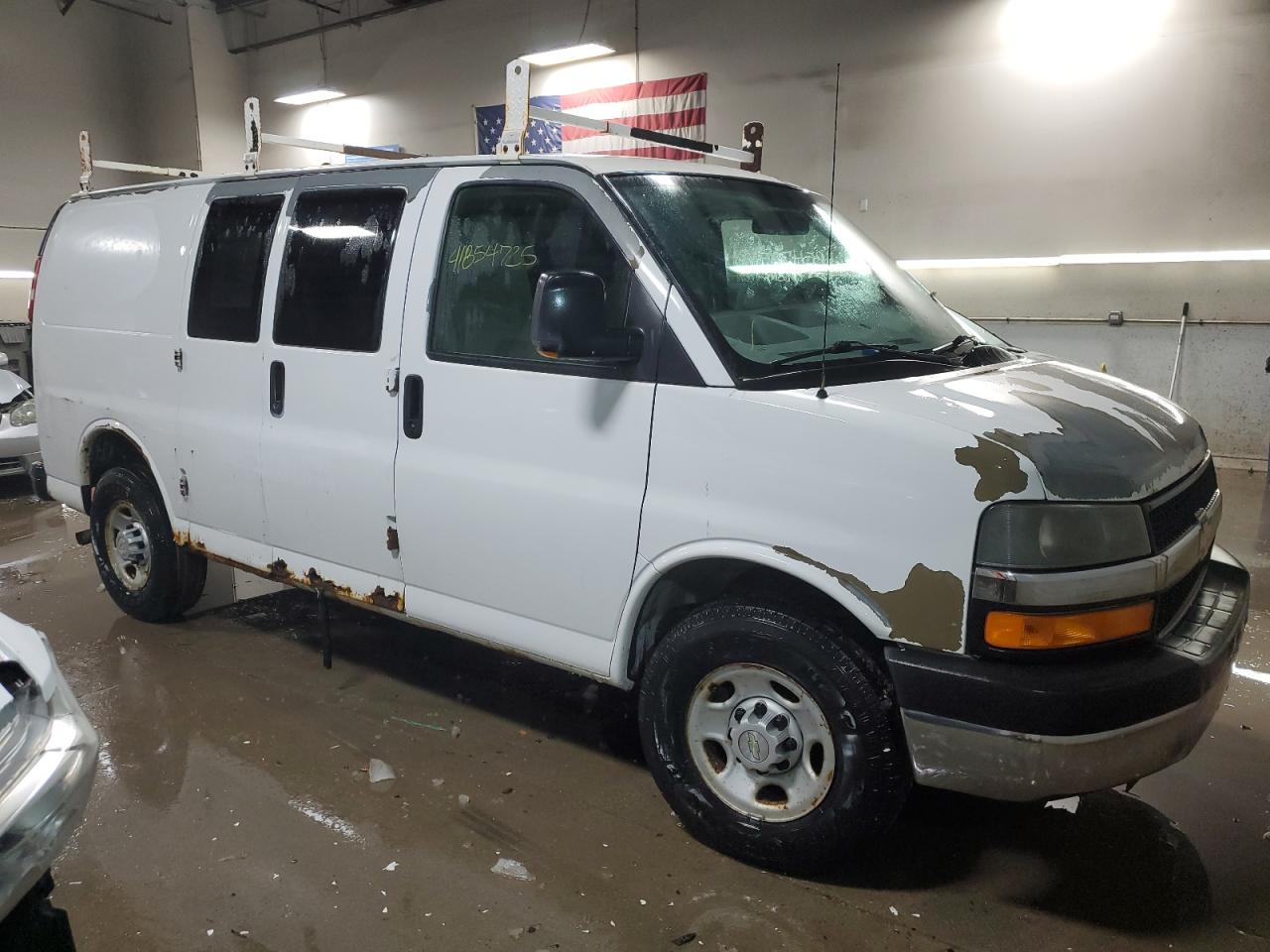 2010 Chevrolet Express - Image 4