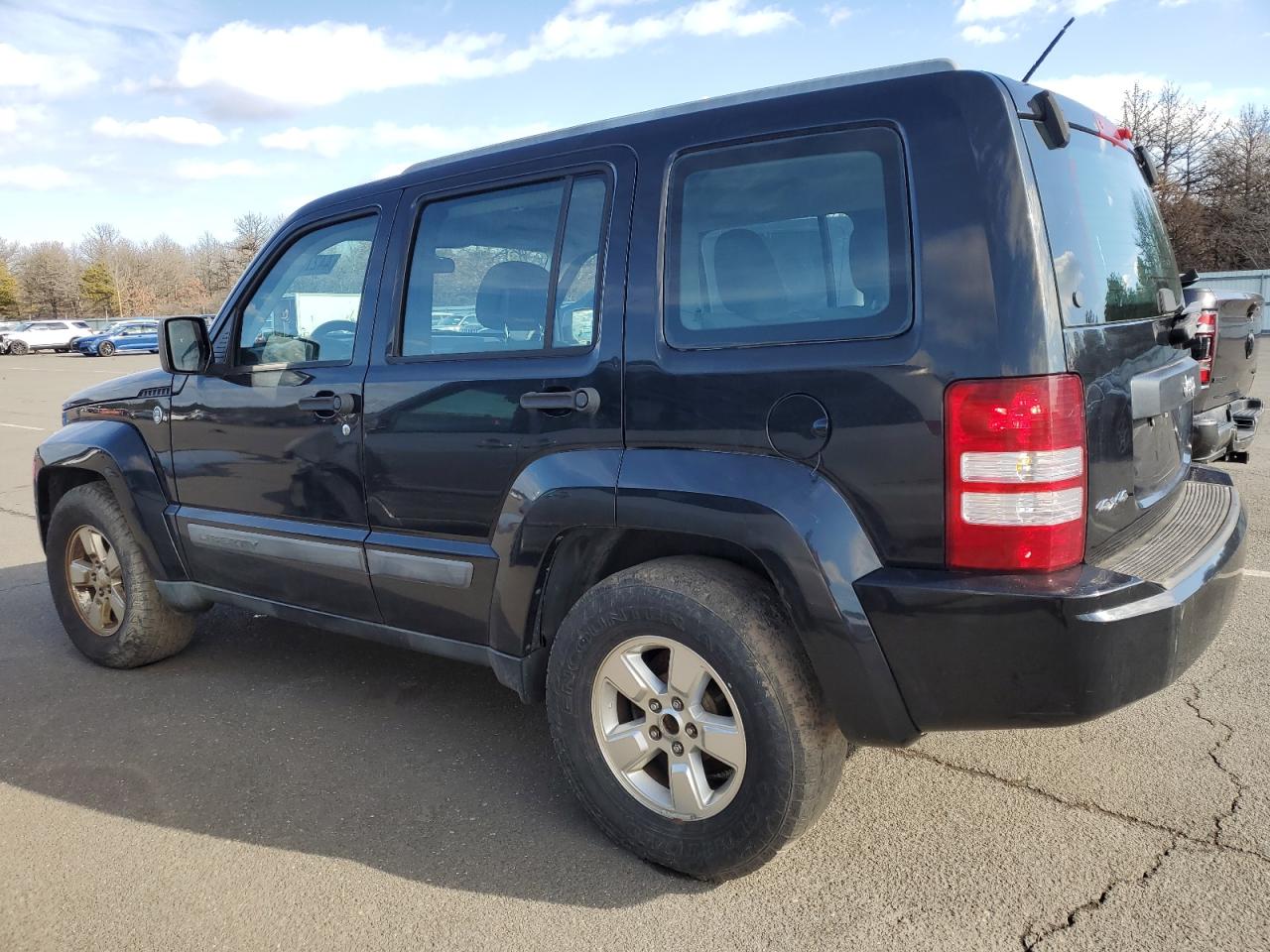 2012 Jeep Liberty (North America) - Image 2