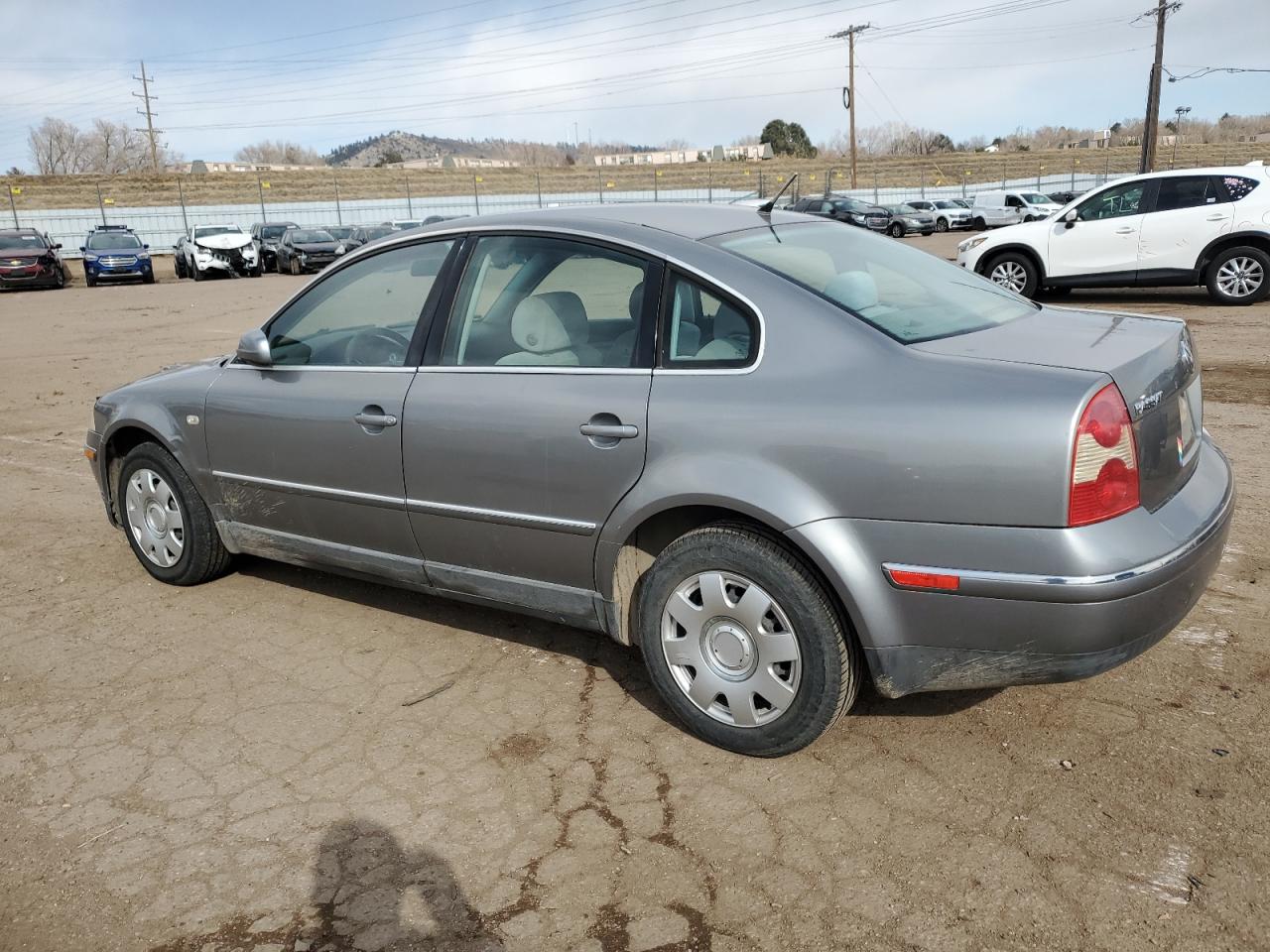 2004 Volkswagen Passat - Image 2