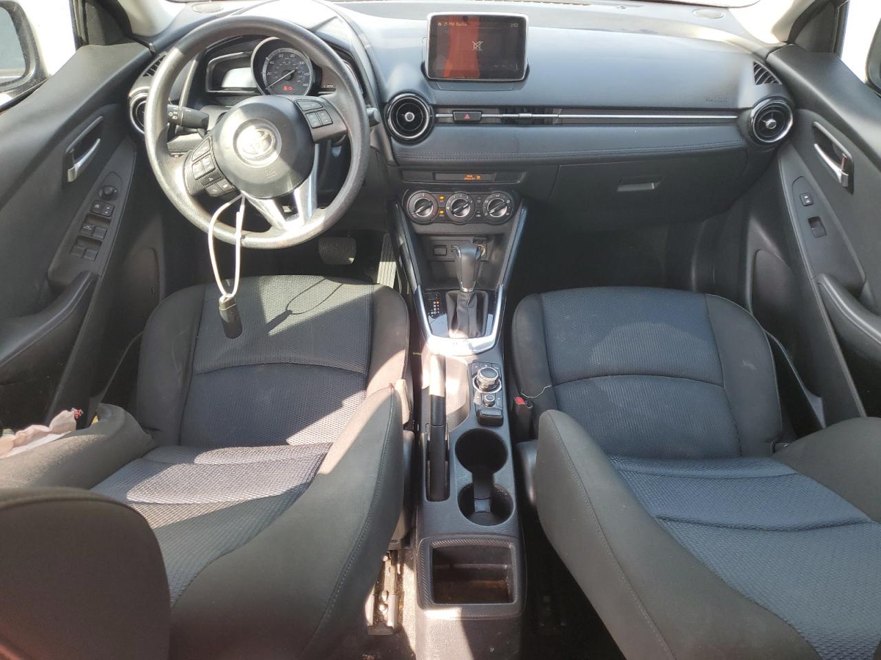 2017 Toyota Yaris - Image 8