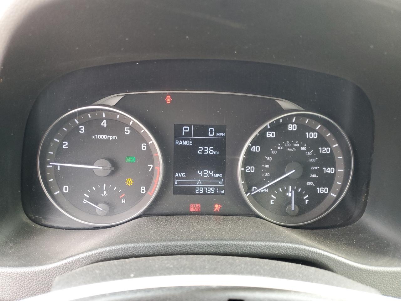 2017 Hyundai Elantra - Image 9