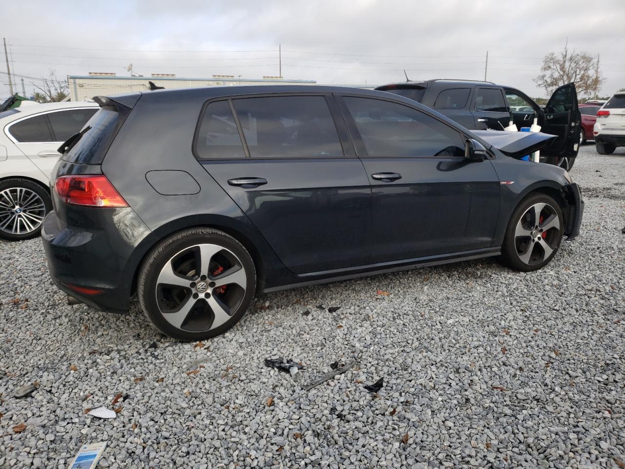 2017 Volkswagen GTI - Image 3