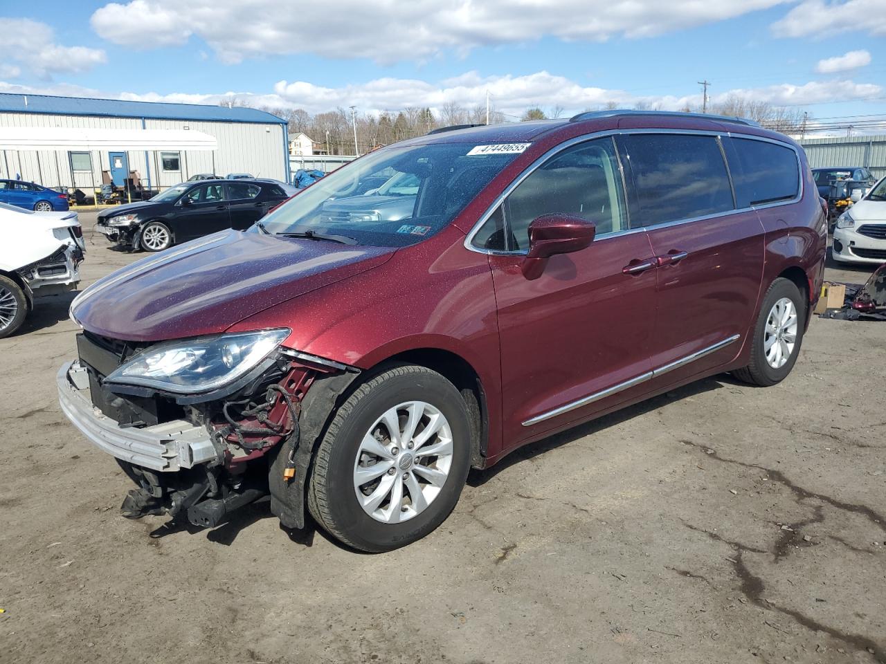 2019 Chrysler Pacifica Touring L na sprzedaż w Pennsburg, PA - Front End