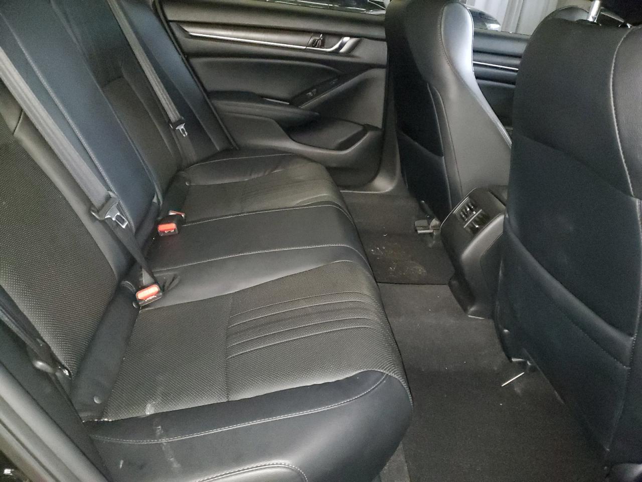 2018 Honda Accord - Image 11