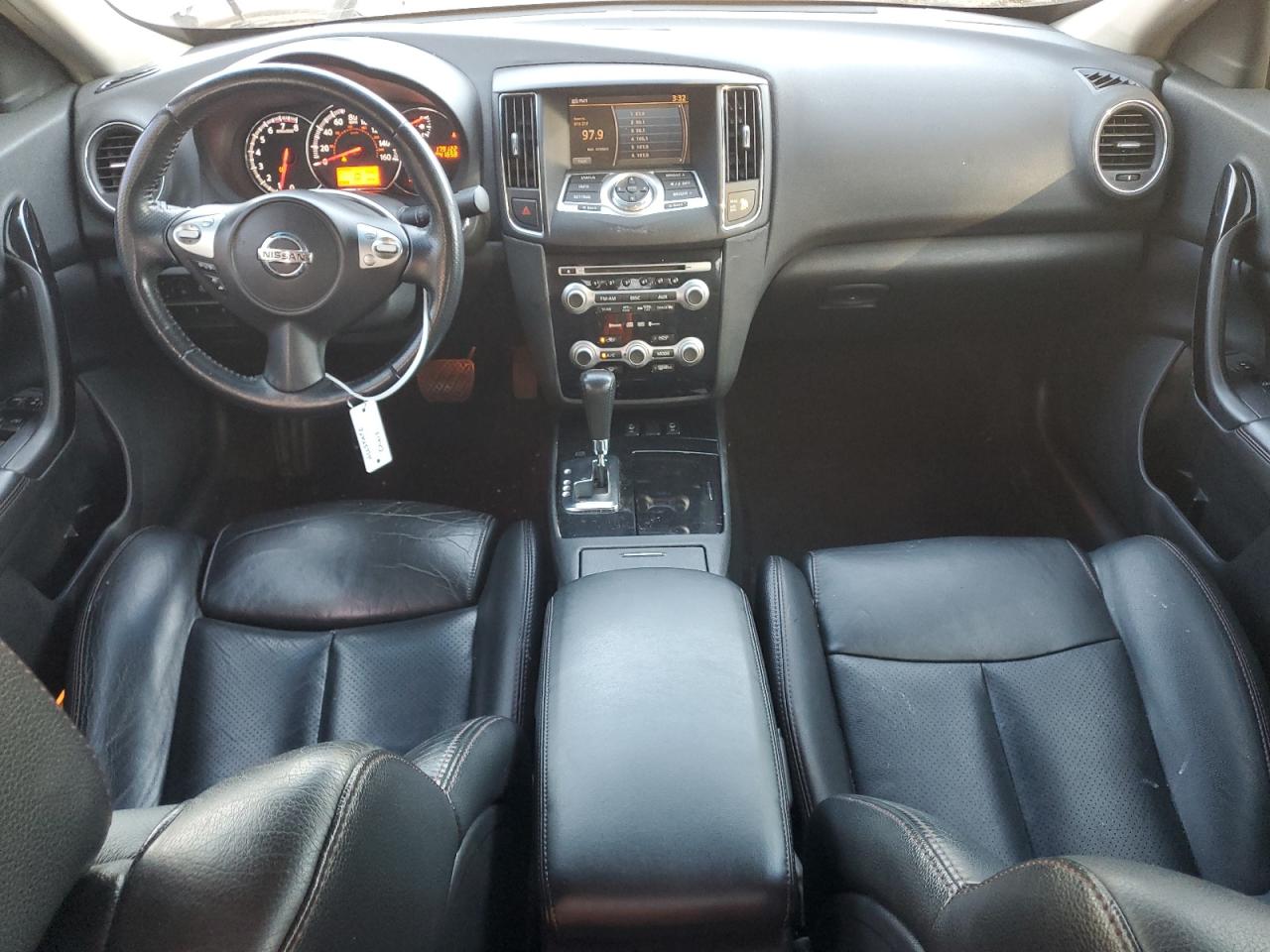 2010 Nissan Maxima - Image 8