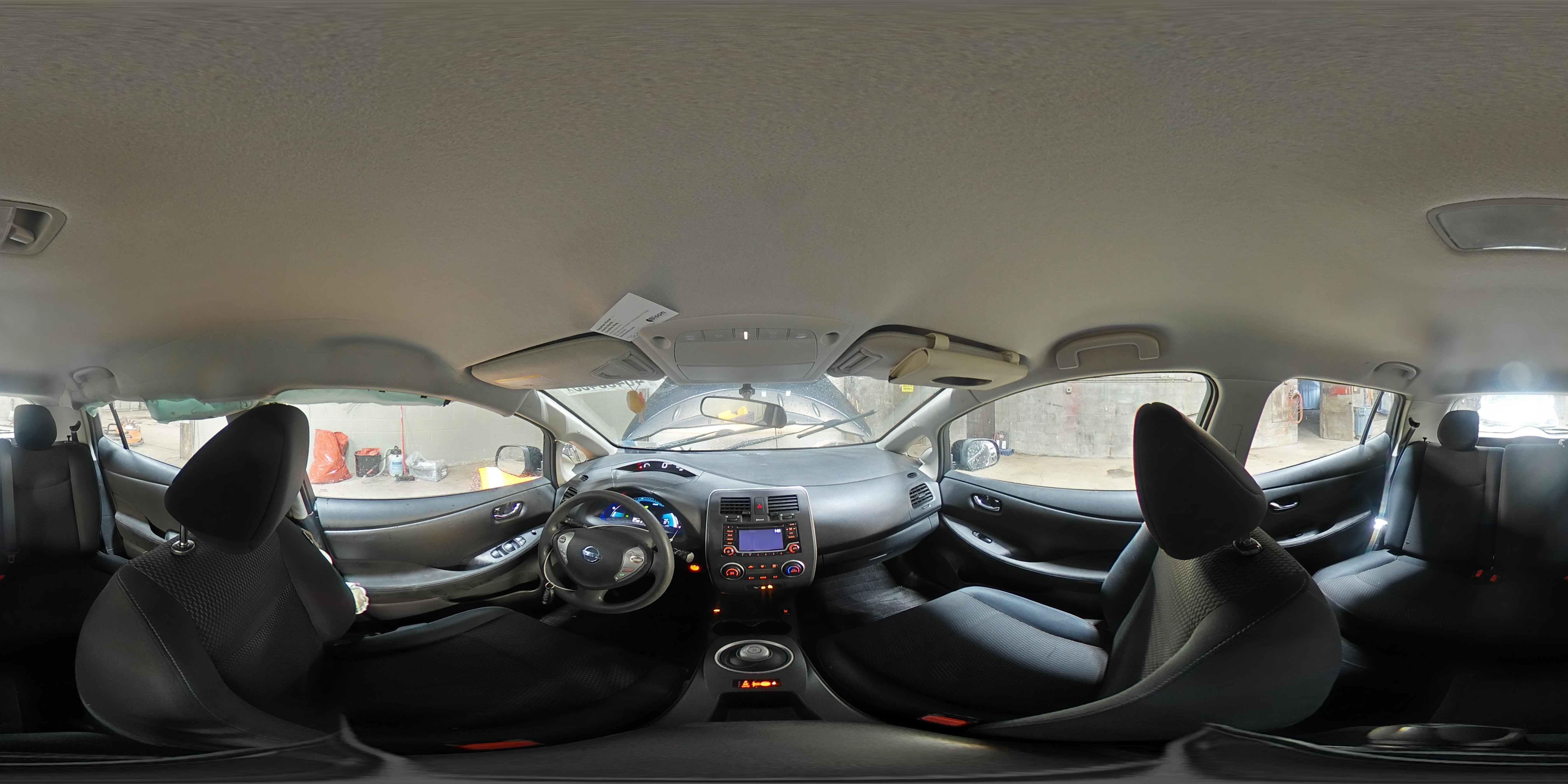 2016 Nissan Leaf - Image 13